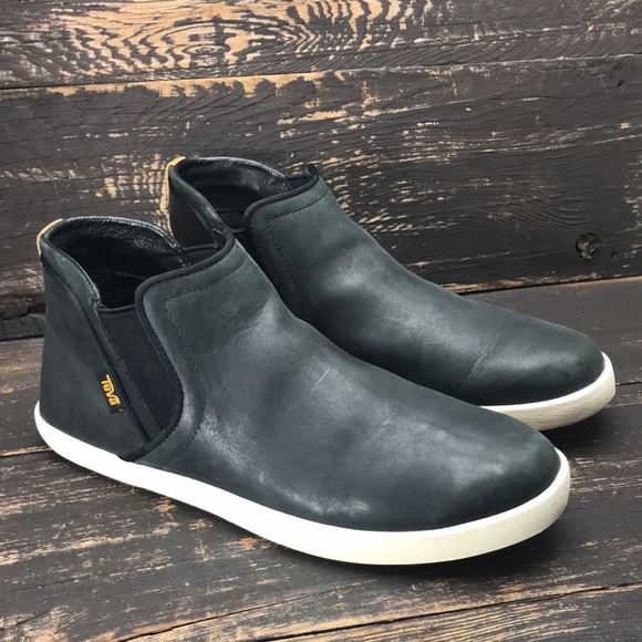 Teva Shoes - Teva Women’s Willow Chelsea Boots Size 9